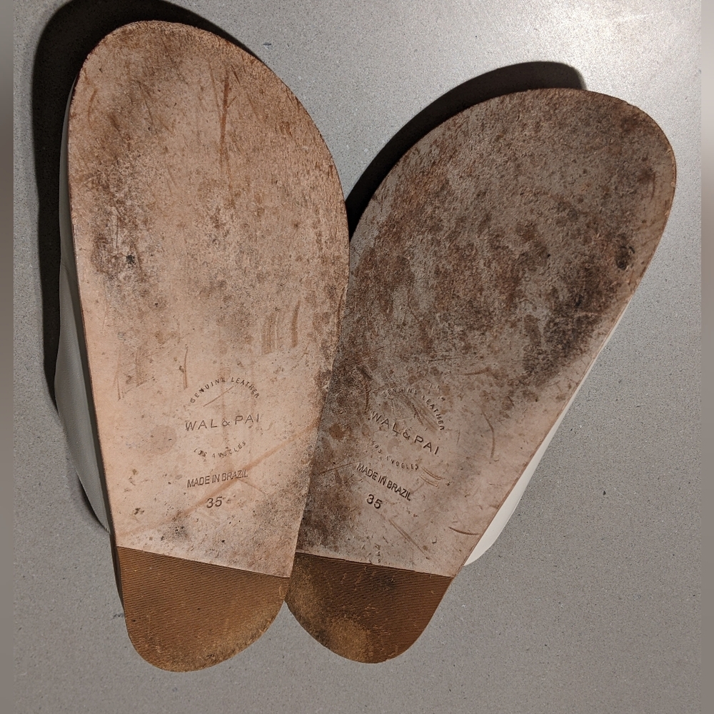 Wal & Pai - Ogdenclogs Slip-On Mules | Ivory | Size 35 (Size 5 U.S.) - Picture 15 of 16